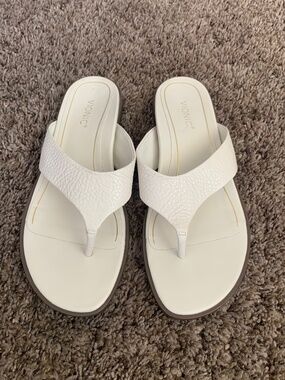 Vionic Agave Beige Cream Pebble Leather Thong Slip On Sandals Sz.8